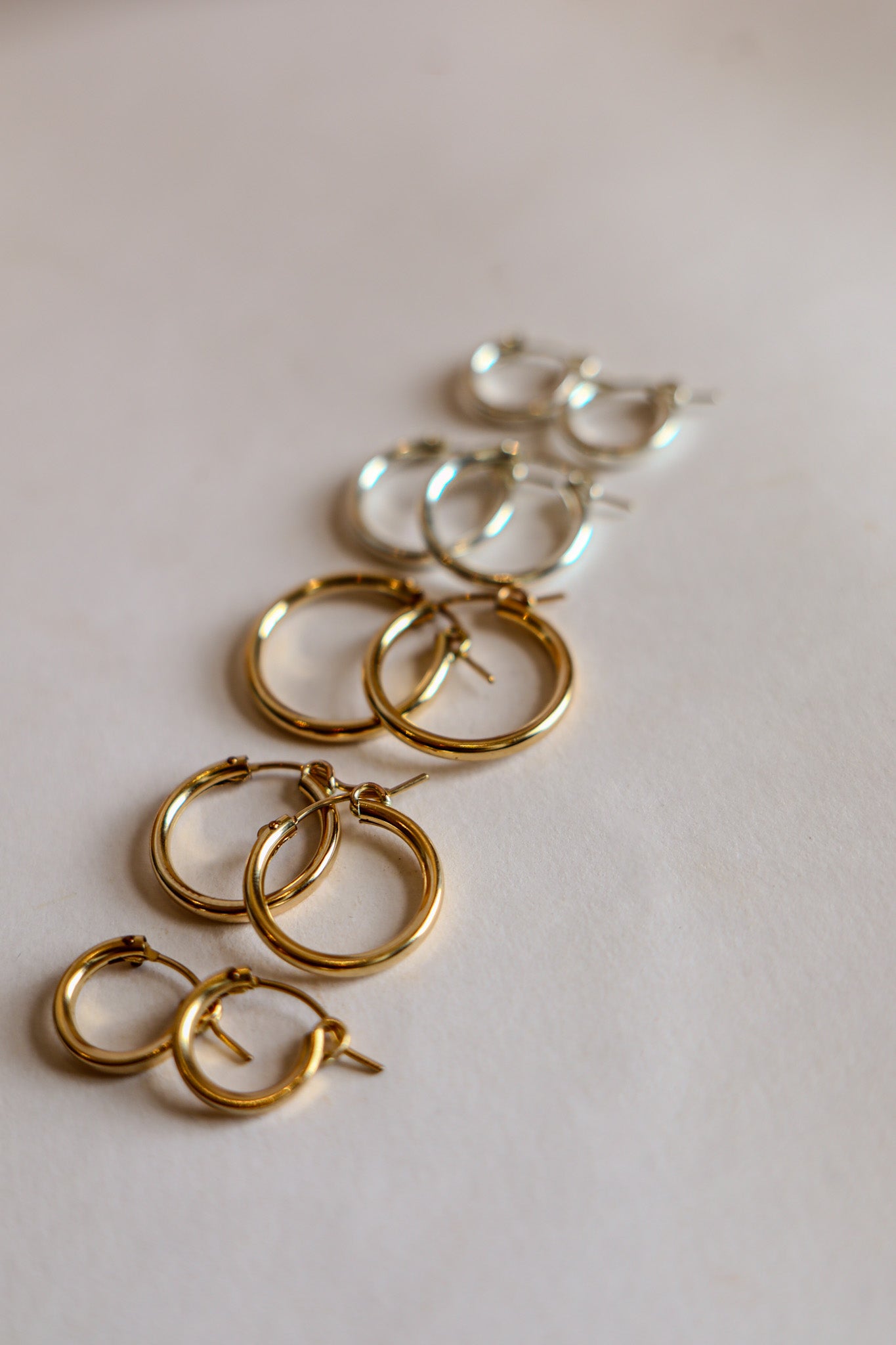Latchback Hoops